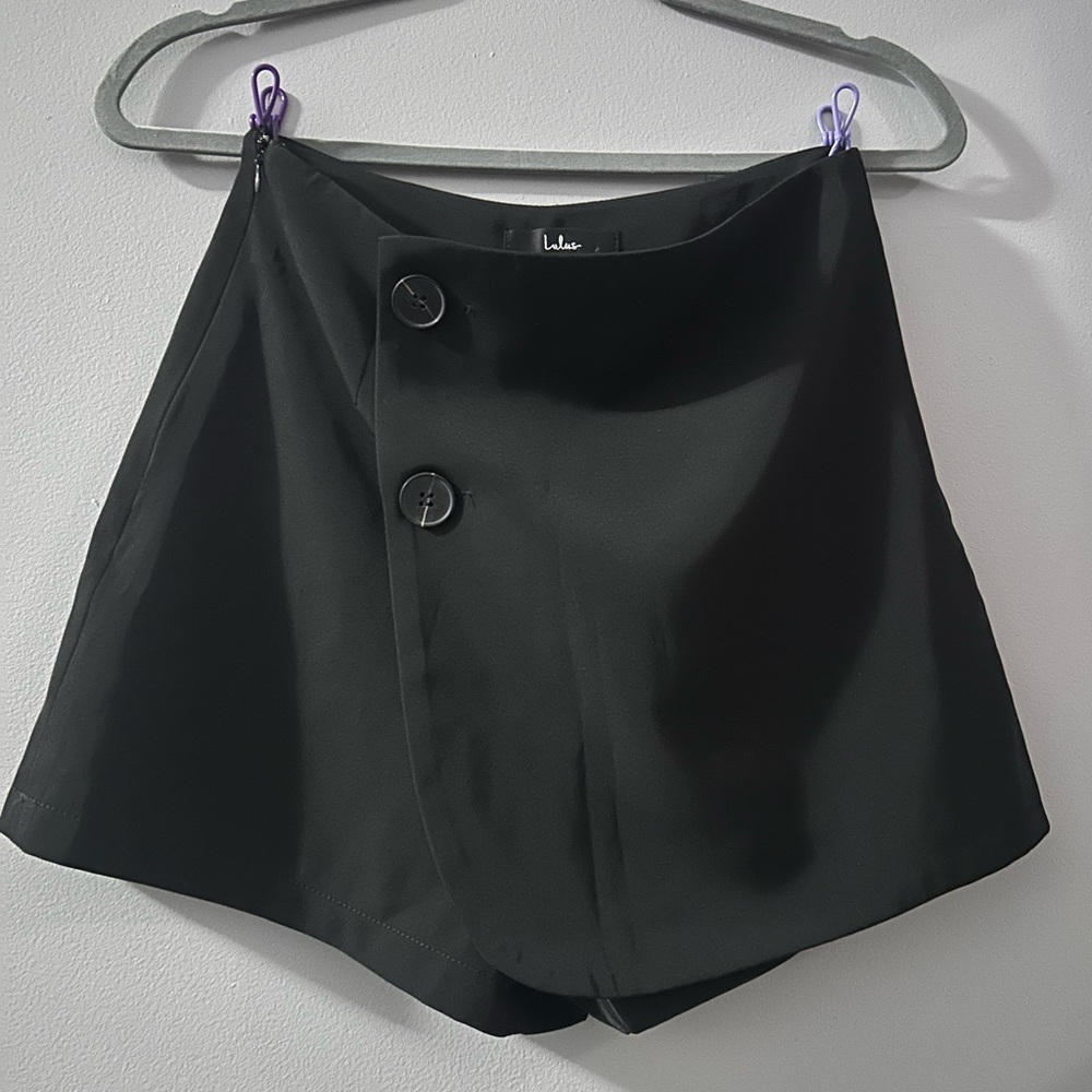 Lulu's Black Button-Front Women's Skorts